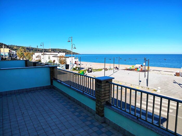 Appartamento trilocale in affitto in Via Lungomare, Marina, Fossacesia