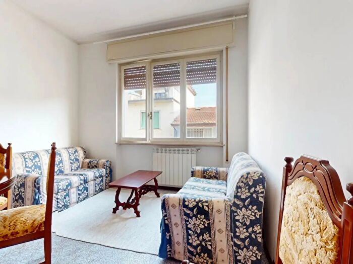 Appartamento con 5 locali in vendita in Viareggio