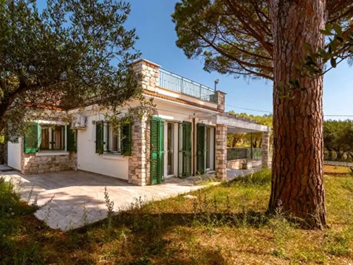 Casa trilocale in vendita in Via San Damiano, Loano