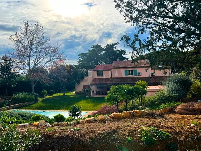 Casa con 15 locali in vendita in Capalbio