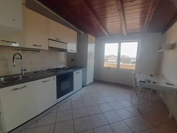 Appartamento trilocale in affitto in Via di Giardinetti, Giardinetti, Roma