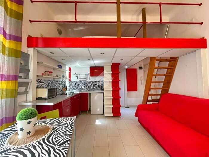 Appartamento monolocale in affitto in Via Federico Confalonieri, Isola, Milano