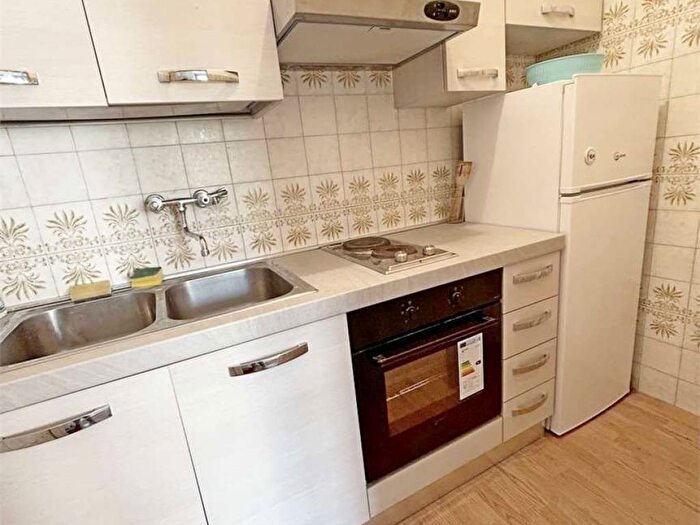 Appartamento monolocale in affitto in VIA S MASSIMO, Portello Ospedali, Padova