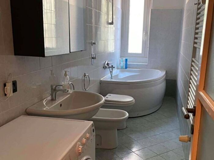 Appartamento trilocale in affitto in Via Pietro Cavalcabò, Washington, Milano