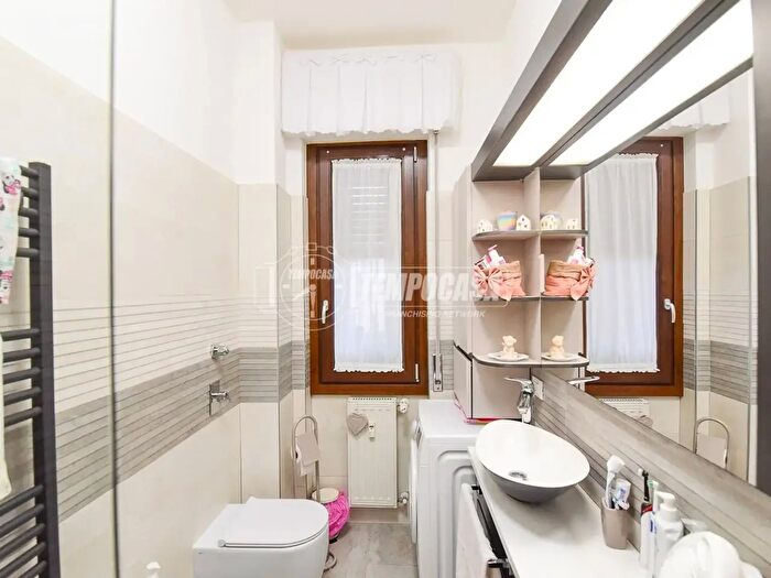 Appartamento trilocale in vendita in Via Andrea Alciato, Cantu