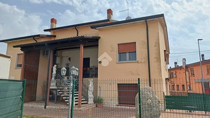 Casa con 5 locali in vendita in Bovolone