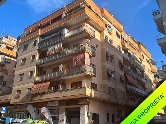 Appartamento bilocale in vendita in Via dei Gerani, Roma