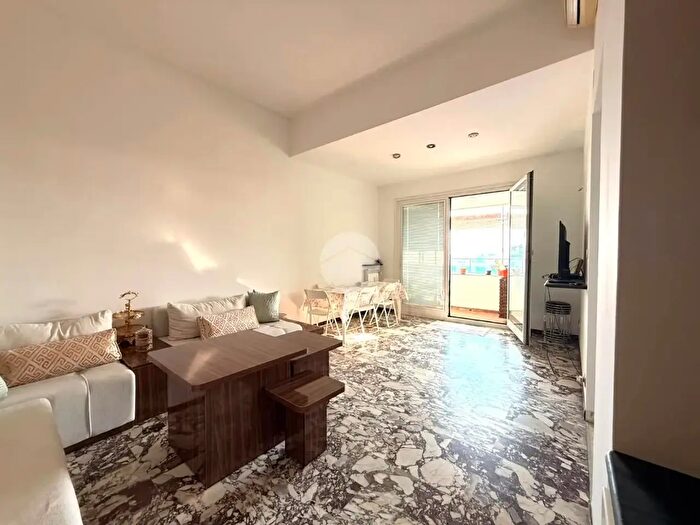 Appartamento con 5 locali in vendita in Via Gian Battista Monti, Genova