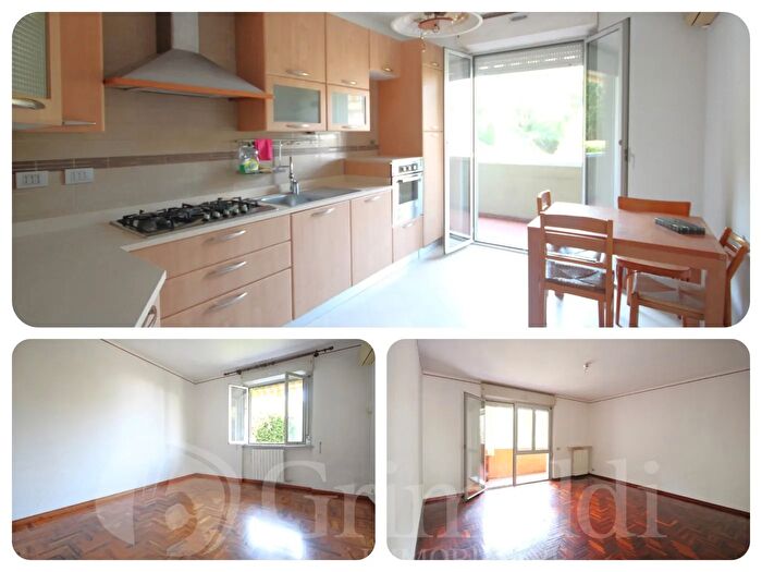 Appartamento con 5 locali in vendita in Via Berlioz, Genova