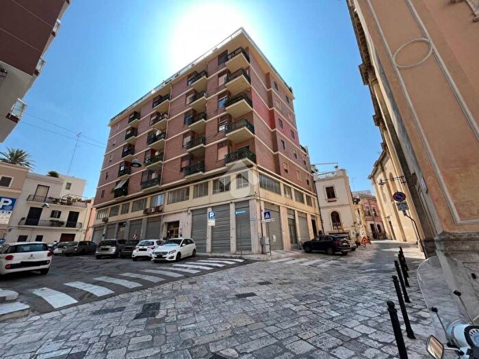 Appartamento trilocale in affitto in Via San Sebastiano, Centro Storico, Brindisi