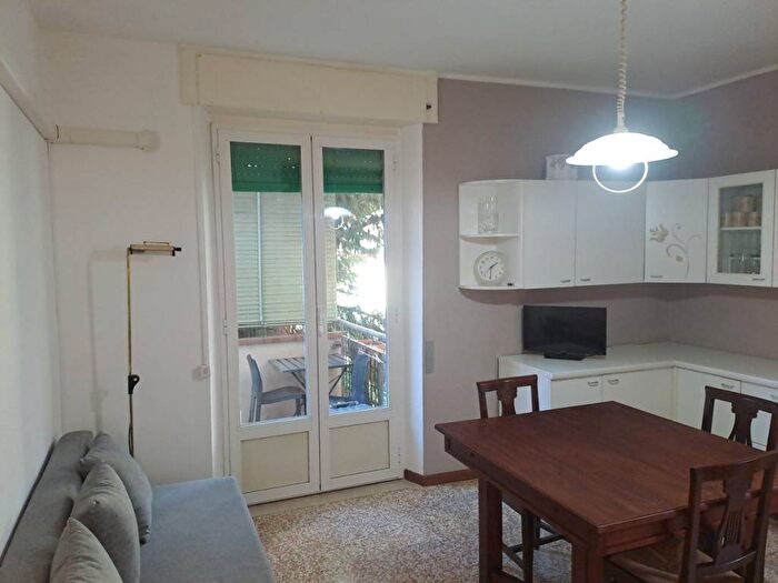 Appartamento trilocale in affitto in Via Isola, Ospedale Volturno, Parma