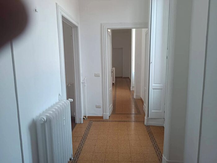 Appartamento trilocale in affitto in Via Spartaco, Milano