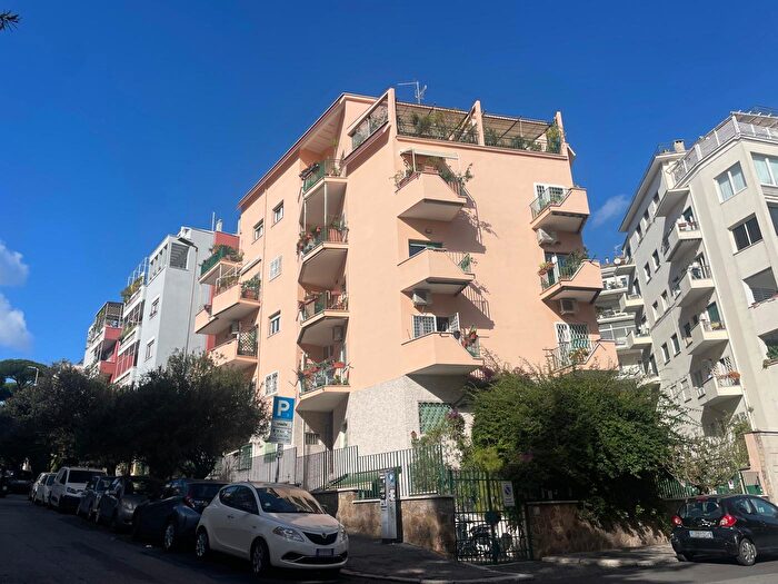 Appartamento bilocale in vendita in Via Poggio Catino, Roma