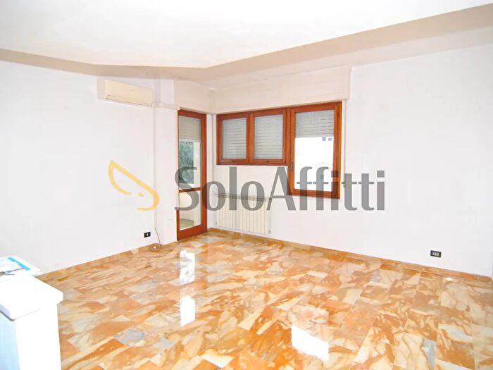 Appartamento quadrilocale in affitto in Via Giuseppe Ravizza, Livorno