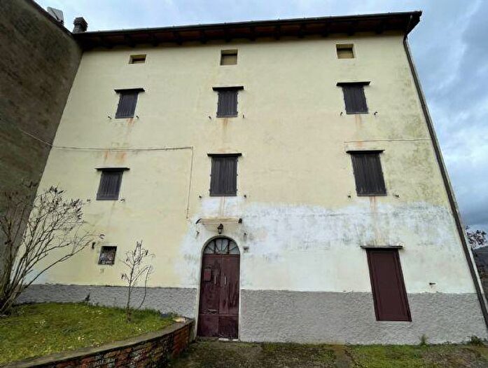 Casa con 10 locali in vendita in Grizzana Morandi