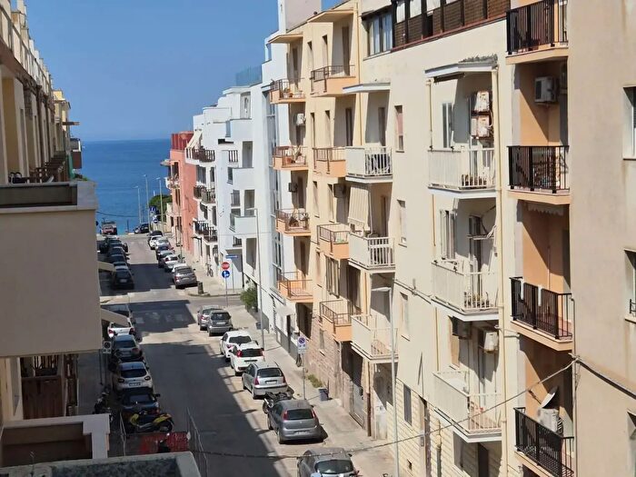 Appartamento trilocale in vendita in Via Ugo Foscolo, Alghero