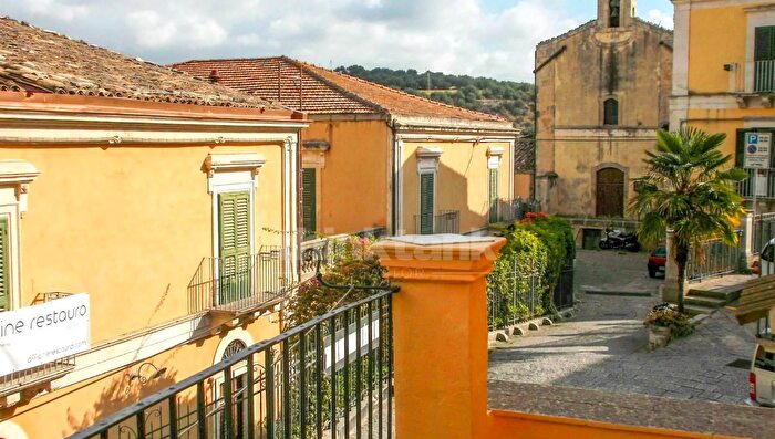 Casa bilocale in vendita in Via Distefano Snc, Ragusa