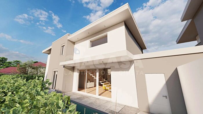 Casa quadrilocale in vendita in Via Padre Stucchi, Busnago