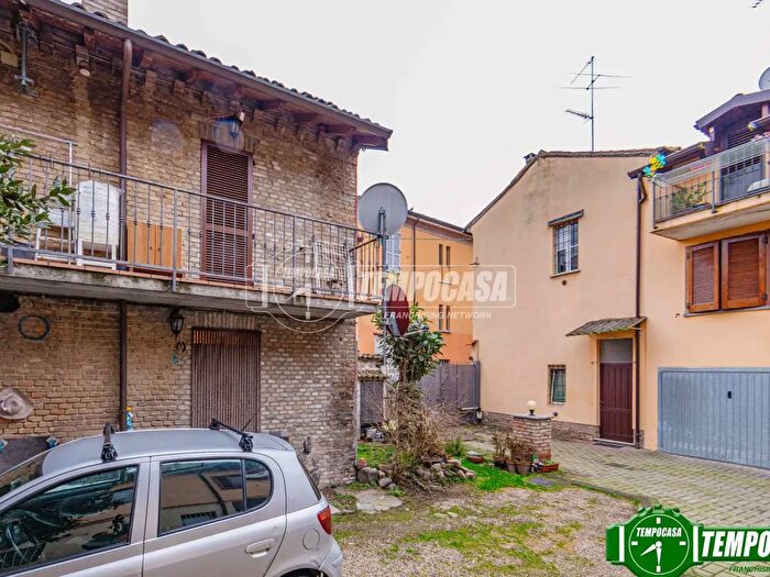 Casa trilocale in vendita in Vicolo Cavallotto, Voghera
