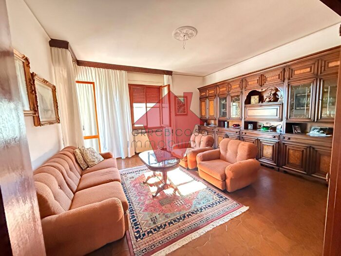 Appartamento con 5 locali in vendita in Iulio Masini, Empoli