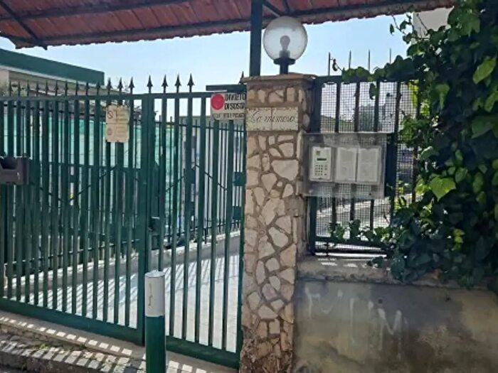 Appartamento quadrilocale in affitto in Via Posillipo, Napoli