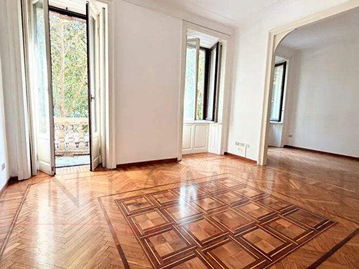 Appartamento quadrilocale in affitto in Piazza Giuseppe Grandi, Milano