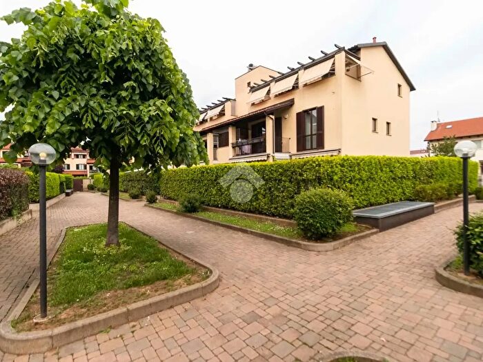 Appartamento trilocale in vendita in Via Bongiovanni, Grugliasco