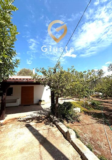 Casa quadrilocale in vendita in Contrada Tanusci Sn, Latiano