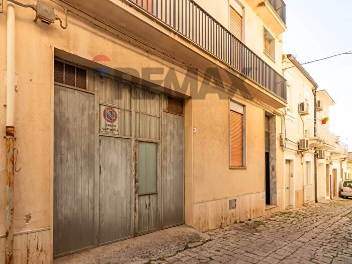 Casa con 5 locali in vendita in Via Pacini, Comiso