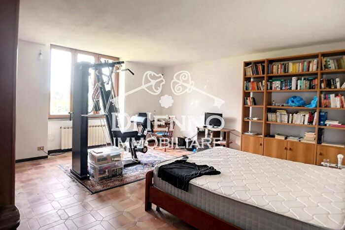 Casa con 8 locali in vendita in Formello