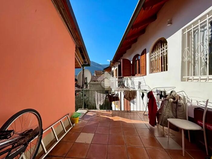 Casa quadrilocale in vendita in Via delle Mura, Condove