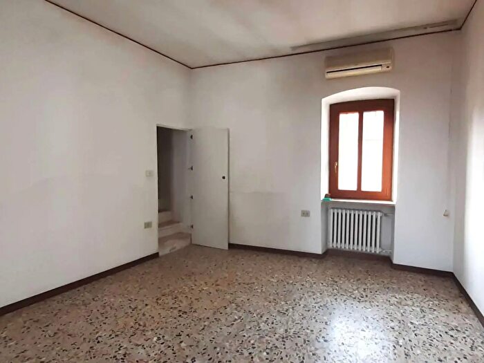 Casa con 7 locali in vendita in Cassine