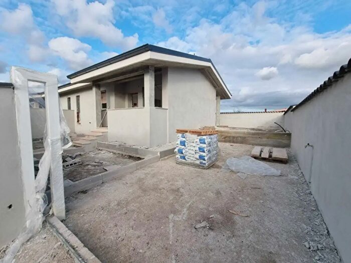 Casa bilocale in vendita in Via Rieti, Ardea