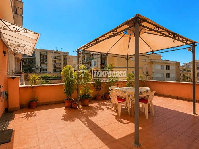 Appartamento trilocale in vendita in Salita Arenella, Napoli
