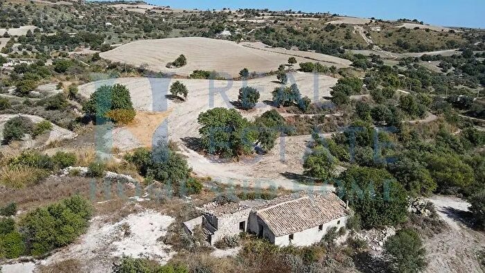 Casa in vendita in Palazzolo Acreide, Gela