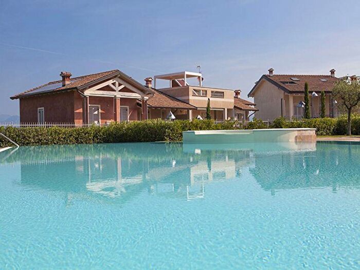 Appartamento trilocale in vendita in Via Giovanni Paolo II, Castelnuovo Del Garda