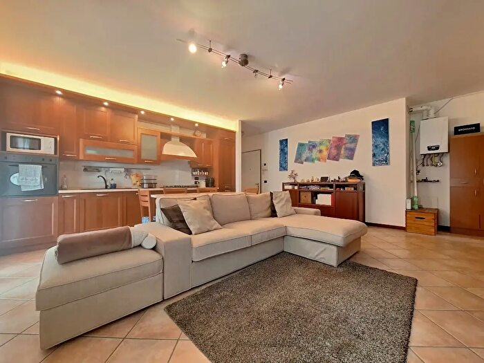 Appartamento trilocale in vendita in Via Casette Lanerossi, Torrebelvicino