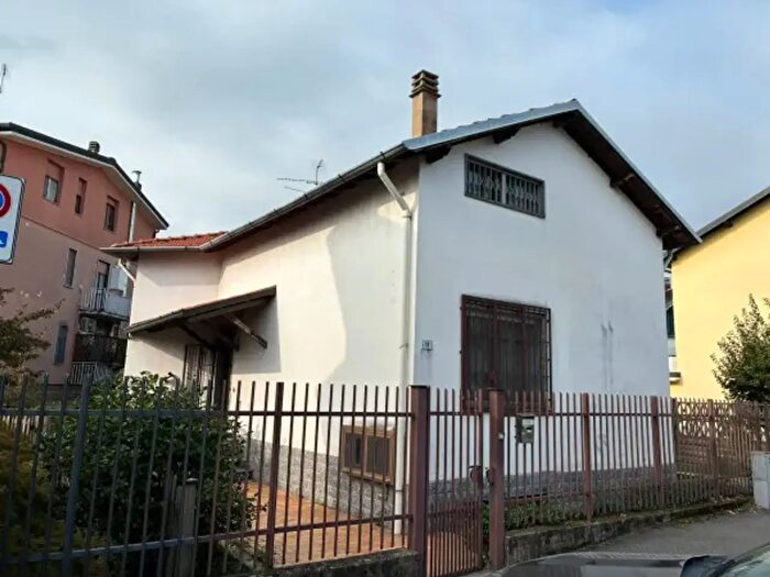 Casa quadrilocale in vendita in Via Fratelli Rosselli, Pero