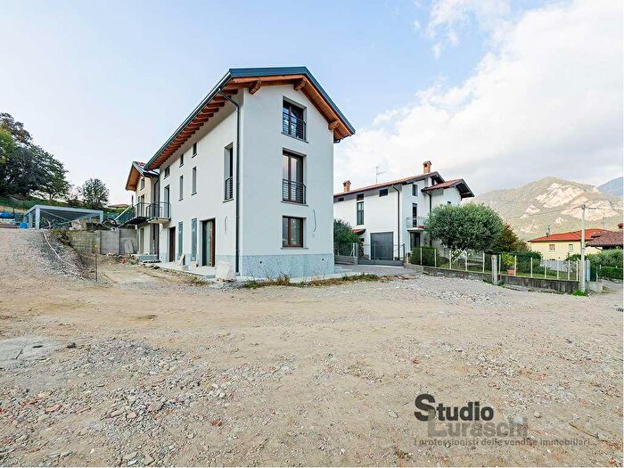 Casa quadrilocale in vendita in Via Partigiani, Olginate