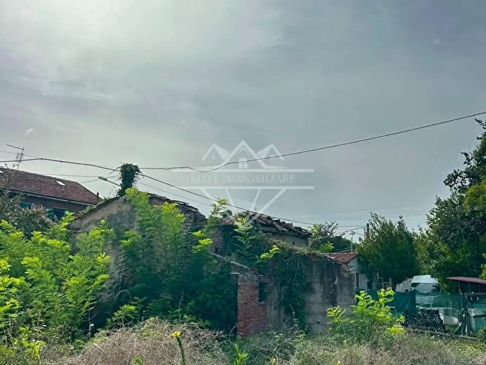 Casa trilocale in vendita in Carrara