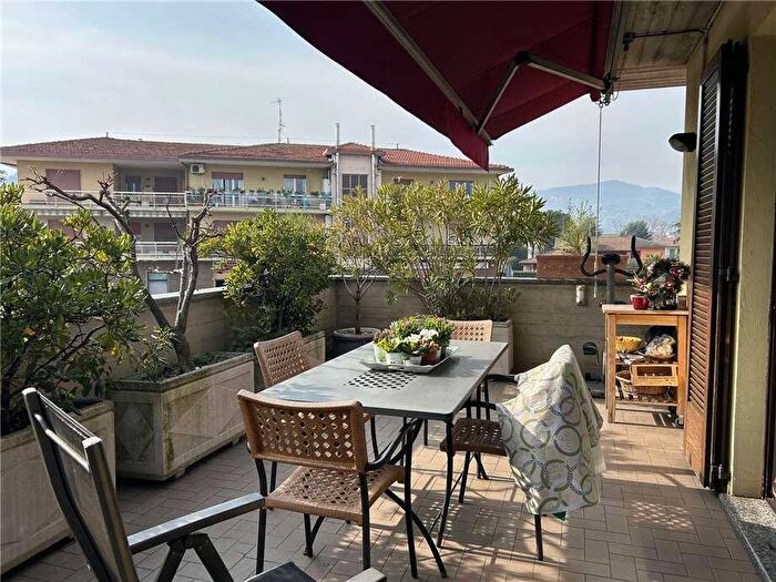 Appartamento con 7 locali in vendita in Via Kennedy, Villongo