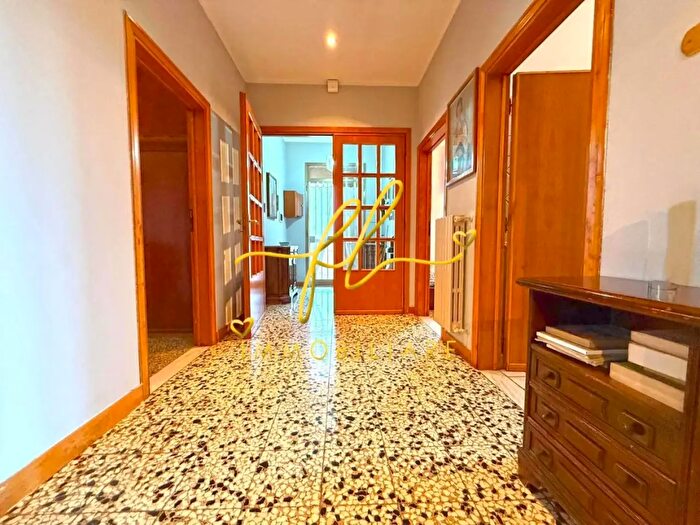 Appartamento con 5 locali in vendita in Cecina