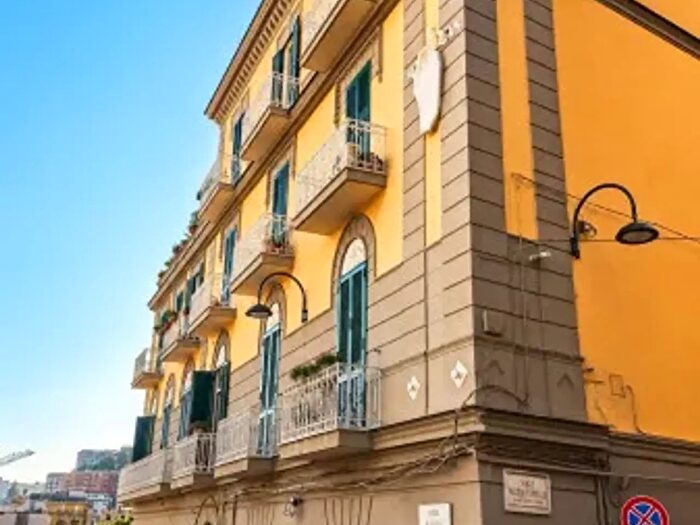 Appartamento trilocale in vendita in Rampe Brancaccio, Napoli
