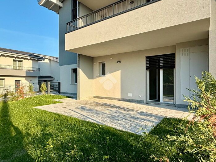 Appartamento trilocale in vendita in Via delle Foppelle, Carobbio Degli Angeli