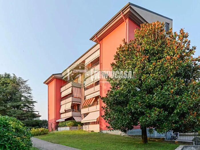 Appartamento trilocale in vendita in Via aGrandi, Cornate D'Adda