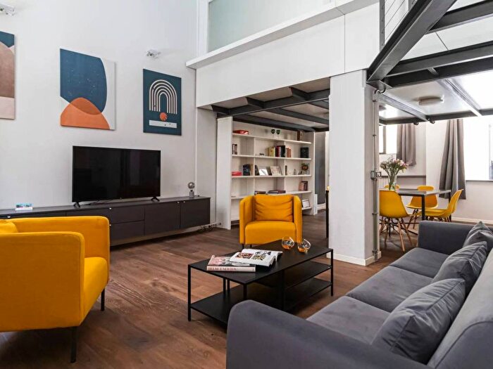Appartamento con 5 locali in affitto in Via Lodovico Mancini, Piave Tricolore, Milano