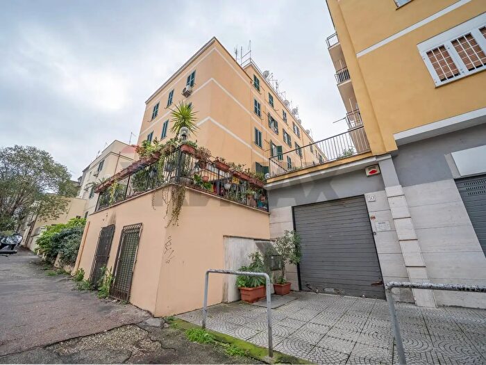 Appartamento bilocale in vendita in Via dei Faggi, Roma