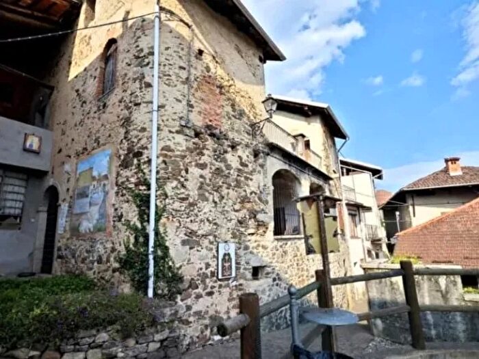 Casa con 15 locali in vendita in Zuccaro Valduggia Cellio con Breia Vercelli Piemonte Italia, Valduggia