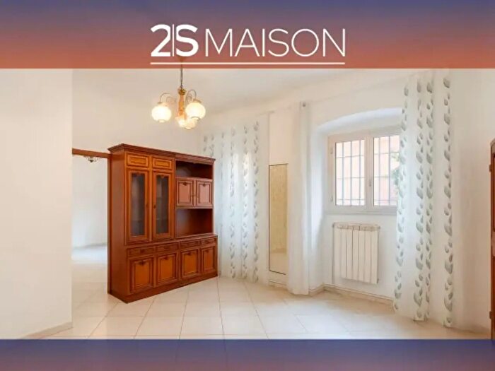 Appartamento trilocale in vendita in Via Walter Fillak, Genova