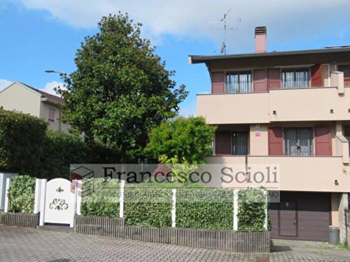 Casa con 5 locali in vendita in Via Antonio Meucci, Bollate
